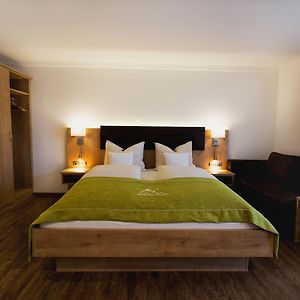Zimmer mit Queensize-Bett